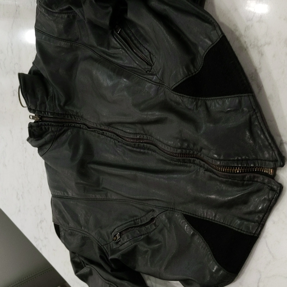 Vintage leather fitted jacket with suede inserts